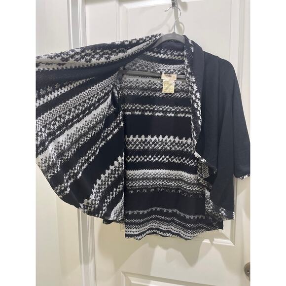 Fuzzi Reversible Black & White Caplet Jacket Sz XS - Picture 4 of 5